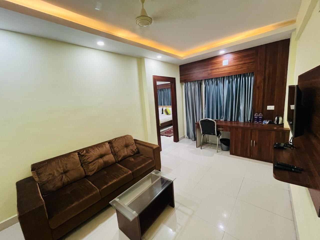Hotel Four Waves Puri Exterior foto